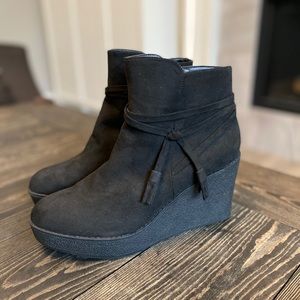 Shoedazzle Wedge Booties NWOT